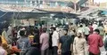 নিউমার্কেট: কেনাকাটার সঙ্গে সমান তালে জমজমাট ইফতারি বাজার