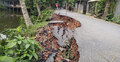 সাঁথিয়া পৌর সদর: উদ্বোধনের তিন মাসেই সড়কে ধস
