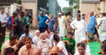 সিলেট জেলা প্রশাসকের কার্যালয়ে তালা দিয়ে বিক্ষোভ