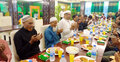ছিন্নমূল মানুষকে নিয়ে ইফতারি করলেন ছাত্রদল নেতা রোমান