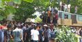 জামালপুরে চলন্ত ট্রেন আটকে দিলেন শিক্ষার্থীরা