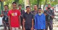 ঝিনাইদহ সীমান্তে নারী-শিশুসহ আটক ১৩