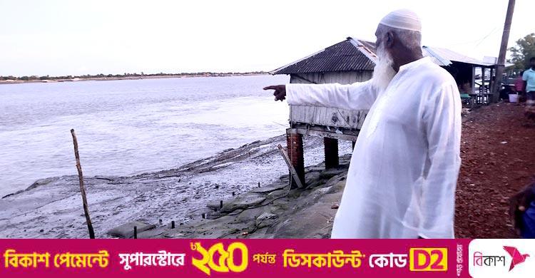 খোলপেটুয়ার ভাঙন আতঙ্কে শ্যামনগরের সাড়ে ৩০০ পরিবার