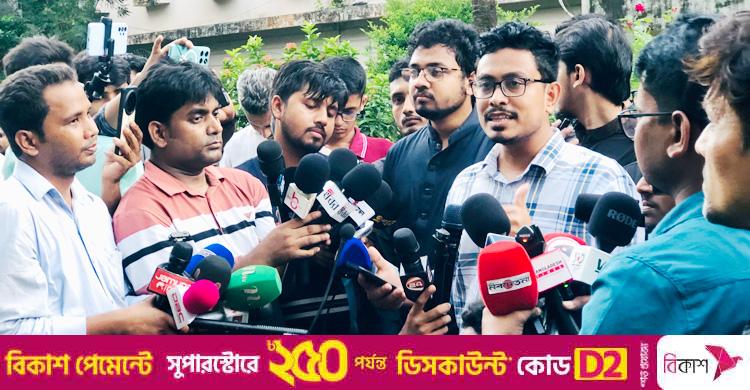 ঢাবির রেজিস্ট্রার ভবন পেপারলেস করার অঙ্গীকার সাদিক কায়েমের