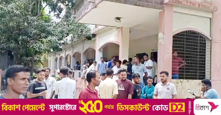 স্কুলে পাঠদান বন্ধ করে দিনভর বিএনপির সদস্য সংগ্রহ কার্যক্রম