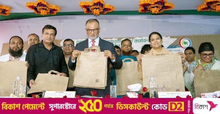 পলিথিন পাওয়া গেলে ছাড় দেওয়া হবে না: পরিবেশ উপদেষ্টা