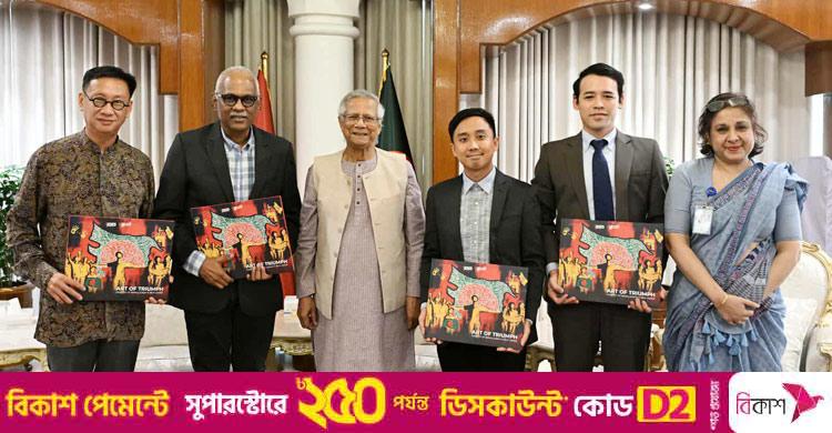 Doggy uslubida katta eshakli yalangoch ayollar