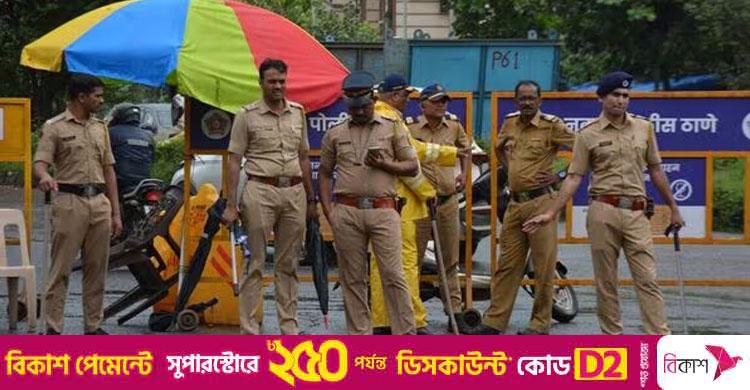ভারত / মুম্বাইজুড়ে বোমা হামলার হুমকি, আতঙ্কে বাসিন্দারা