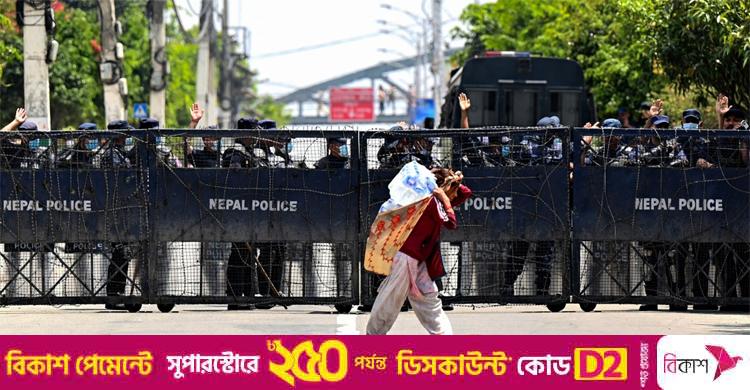 দুর্নীতি-সামাজিক মাধ্যমে নিষেধাজ্ঞার বিরুদ্ধে নেপালে বিক্ষোভ