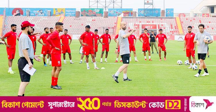 নেপাল থেকে বুধবার সকালের মধ্যে ফুটবলারদের ফিরিয়ে আনার চেষ্টা