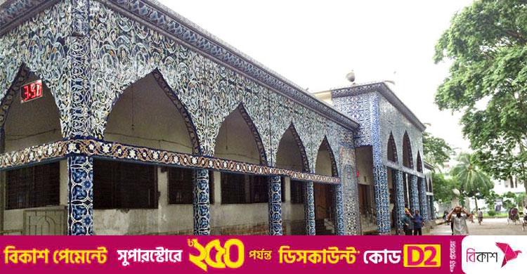 ভক্ত সেজে সন্ত্রাসী প্রবেশের শঙ্কা / সুপ্রিম কোর্ট ও ট্রাইব্যুনাল থেকে মাজার স্থানান্তরের আবেদন