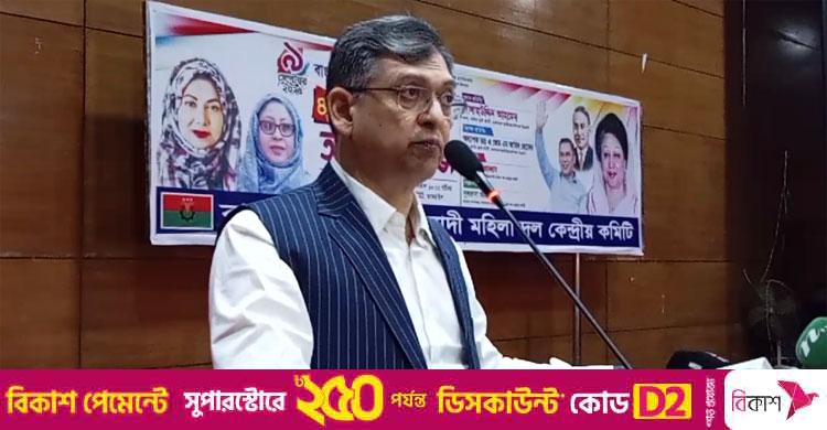 ডাকসু বিজয়ীদের অভিনন্দন জানালেন সালাহউদ্দিন আহমদ