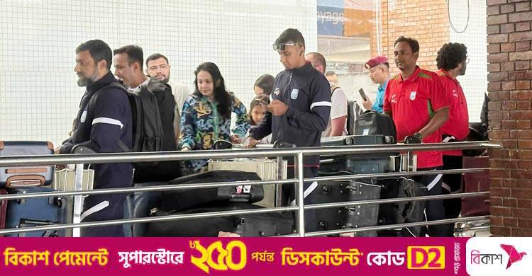 বিশেষ ফ্লাইটের অপেক্ষায় কাঠমান্ডু বিমানন্দরে ফুটবলাররা