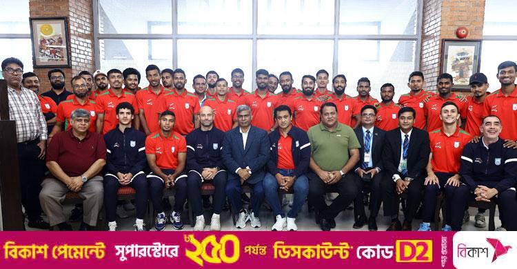নেপাল থেকে বিশেষ বিমানে দেশে ফিরলেন ফুটবলাররা