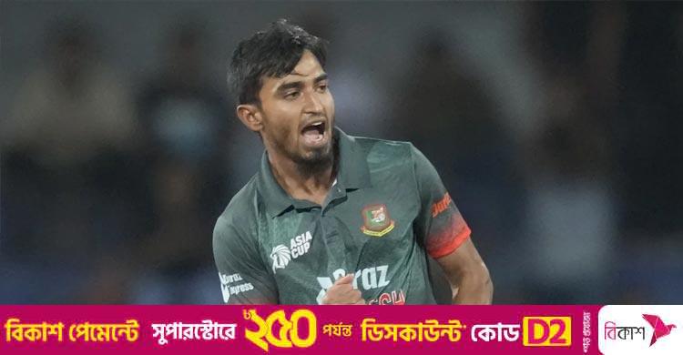 দ্বিতীয় আঘাত সাকিবের, দুর্দান্ত ক্যাচ মোস্তাফিজের