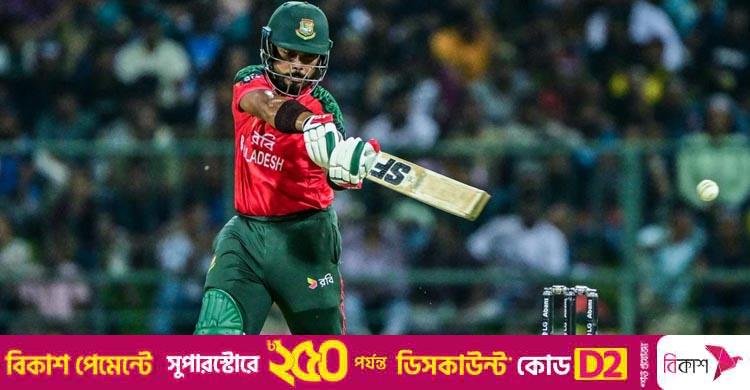বল আকাশে ভাসিয়ে আউট ইমন