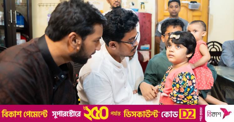 নিহত সাংবাদিক শিবলীর পরিবারের পাশে সাদিক-ফরহাদ, ২ লাখ টাকা অনুদান