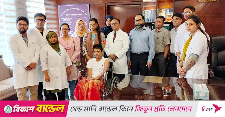 মাইলস্টোন ট্র্যাজেডি / হাসপাতাল থেকে ছাড়পত্র পেল সপ্তম শ্রেণির রোহান