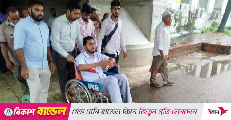 ১৭ দিন পর হাসপাতাল ছাড়লেন নুর