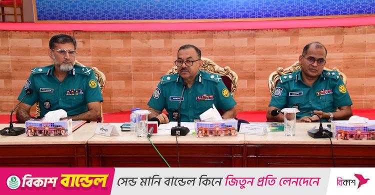 ডিএমপি কমিশনার / নির্বাচনে ‘দল বা ব্যক্তির’ প্রতি দুর্বলতা প্রদর্শন করা যাবে না