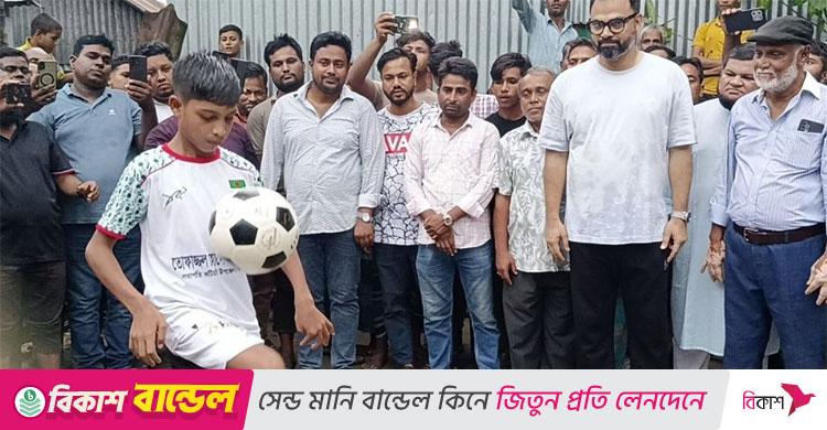 কটিয়াদীর ‘ক্ষুদে ম্যারাডোনা’ জিসানের দায়িত্ব নিলেন তারেক রহমান