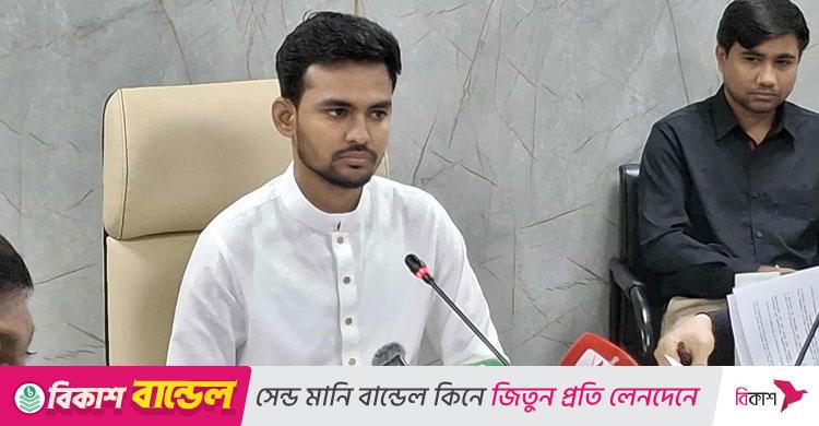 উপদেষ্টা আসিফ মাহমুদ / স্বাস্থ্য উপদেষ্টার সিঙ্গাপুরে চিকিৎসা মানবিক দিক থেকে দেখা উচিত