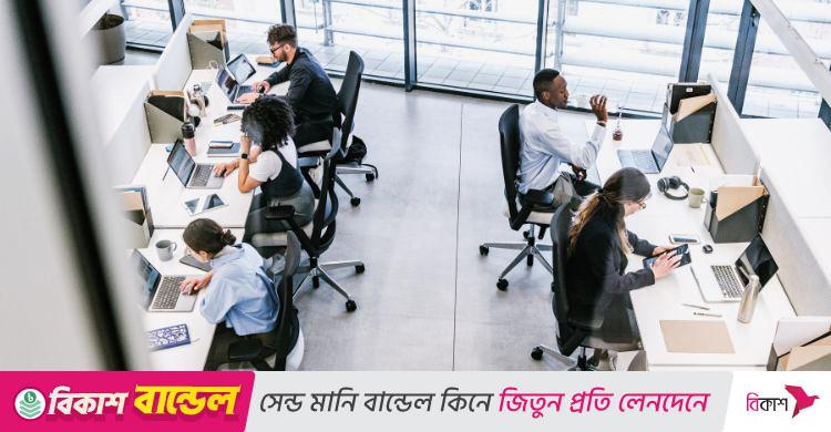 অফিসে দীর্ঘ সময় বসে থাকলে কি হরমোনের ভারসাম্য নষ্ট হয়