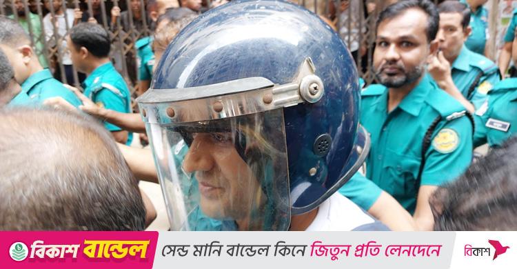 ‘ভালো থাকুক বাংলাদেশ’ আদালতে ব্যারিস্টার সুমন