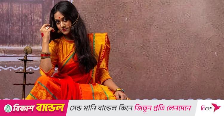 দুর্গোৎসব / ষষ্ঠী থেকে দশমী, শাড়িতে পূজার আমেজ