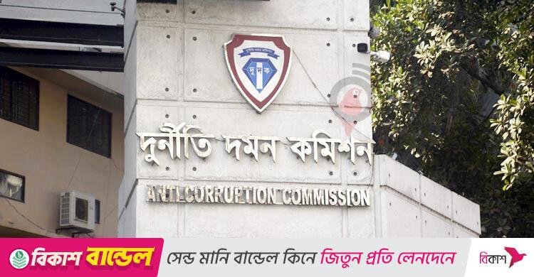বিমানের পরিচালক মমিনুলের বিরুদ্ধে অনুসন্ধানে দুদক