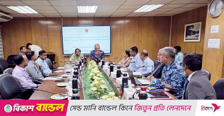 উড়োজাহাজে যান্ত্রিক ত্রুটি নিরসনে কঠোর হওয়ার নির্দেশ উপদেষ্টার