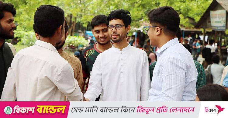 রাকসু / ভোটার টানতে প্রচারণা তুঙ্গে