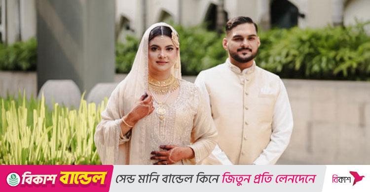 বধূবেশে ফারিয়াকে শুভ কামনা জানাচ্ছেন সবাই