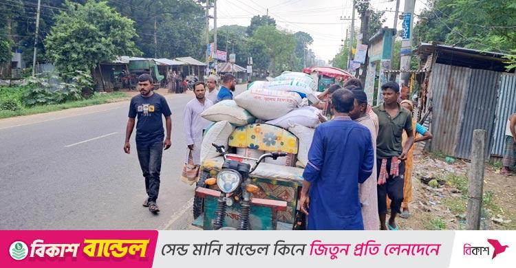সরকারি বস্তা বদলে চাল পাচার, বিএনপি নেতার স্ত্রীর গোডাউন সিলগালা