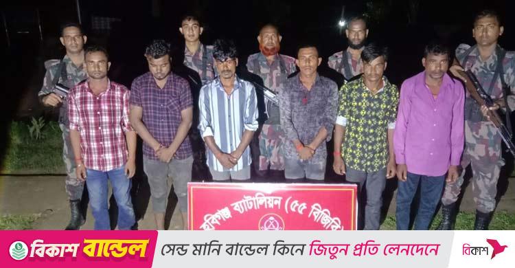 অবৈধভাবে ভারতে প্রবেশকালে হবিগঞ্জ সীমান্তে আটক ৬