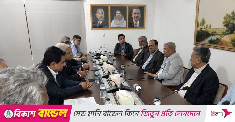 গুলশানে ব্যবসায়ীদের সঙ্গে বৈঠকে মির্জা ফখরুল