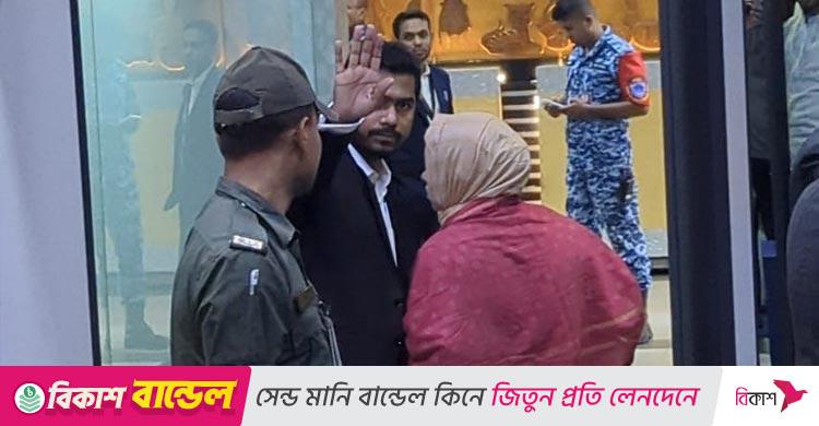 চিকিৎসার জন্য সিঙ্গাপুরের পথে নুরুল হক ‍নুর