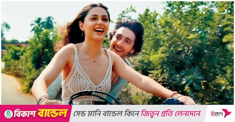 বাস্তব জীবনেও প্রেমে জড়ালেন সাইয়ারা জুটি