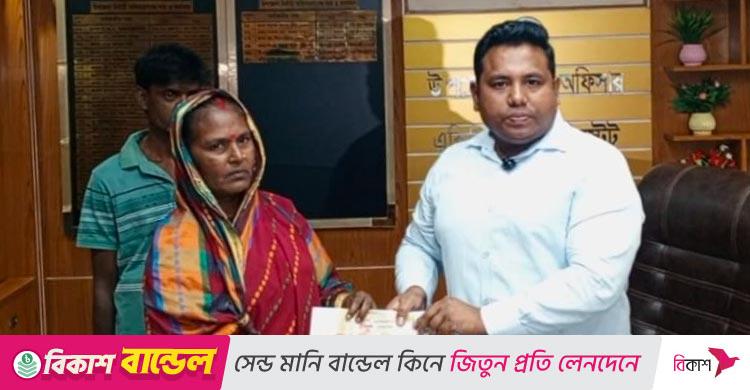 জাগো নিউজে সংবাদ প্রকাশ / পূজায় অনুদানের আশ্বাসে প্রতারণার শিকার ৩৬ পরিবারের পাশে প্রশাসন