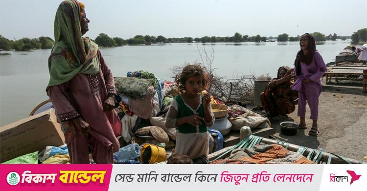 ভয়াবহ বন্যার পর এবার কলেরার ঝুঁকিতে পাকিস্তান
