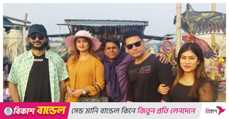 কমেডি গল্পে আসছে ‘ব্যাচেলর ইন ট্রিপ’