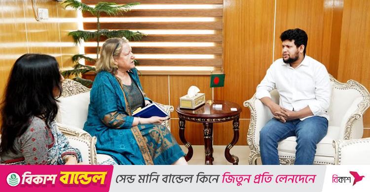 গণমাধ্যমের ওপর সরকারের কোনো হস্তক্ষেপ নেই: তথ্য উপদেষ্টা