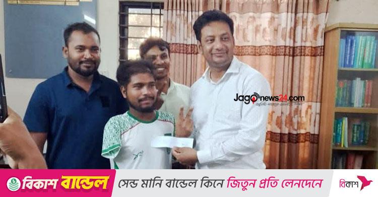 জাগো নিউজে সংবাদ প্রকাশ / দুই হাত না থাকা সেই জসিম পাচ্ছেন এনআইডি কার্ড