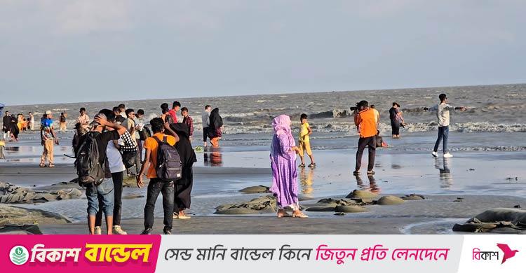 পূজার ছুটিতে রেকর্ড পর্যটক বরণে প্রস্তুত কুয়াকাটা