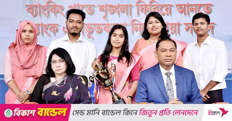 সিপিডির নির্বাহী পরিচালক / বড় বিচ্যুতি না থাকলে ব্যবসায়ীদের জব্দ হিসাব খুলে দেওয়া যায়