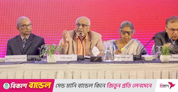 দেবপ্রিয় ভট্টাচার্য / মানবাধিকার কমিশন নখ-দন্তহীন, বসানো হয় মেরুদণ্ডহীন মানুষ