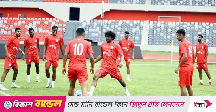 হংকং ম্যাচের প্রাথমিক তালিকায় হামজা-শামিতসহ ২৮ জন