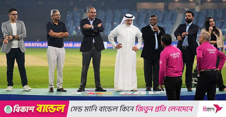 বয়কট করায় ট্রফিটাই নিয়ে গেলেন নাকভি! আইসিসিতে নালিশ করবে ভারত!