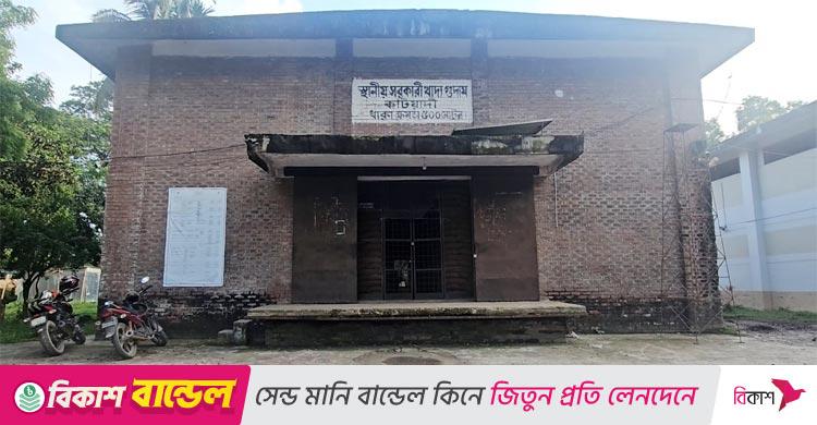 পূজার চাল নিয়ে চালবাজি