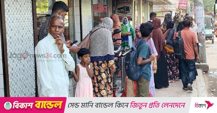 ৩ জেলায় টানা ৫ দিন বাস চলাচল বন্ধ, যাত্রীদের ভোগান্তি
